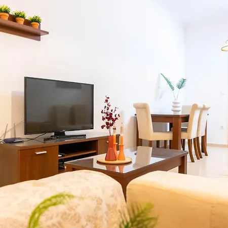 F & B Collection - 2 Bedroom Flat * Thessaloniki