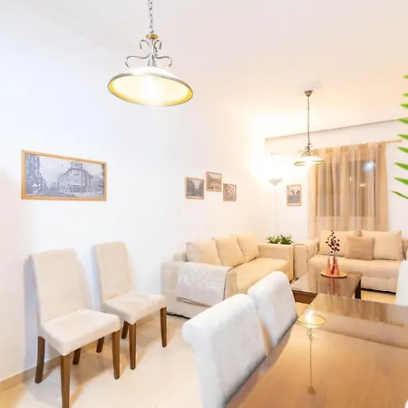 F & B Collection - 2 Bedroom Flat * Thessaloniki