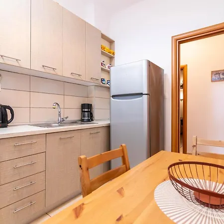 F & B Collection - 2 Bedroom Flat Apartment