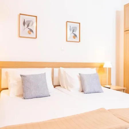 F & B Collection - 2 Bedroom Flat Apartment