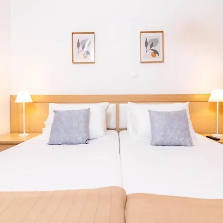 F & B Collection - 2 Bedroom Flat Apartment *